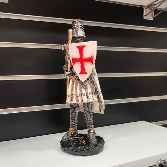 Templário com Escudo